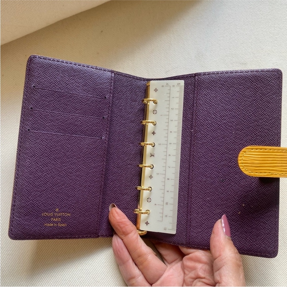 Louis Vuitton Epi Leather Agenda Passport Holder EUC with LV RULER - Picture 9 of 12